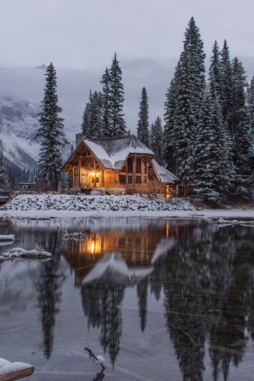 Lakefront Cabin Retreat